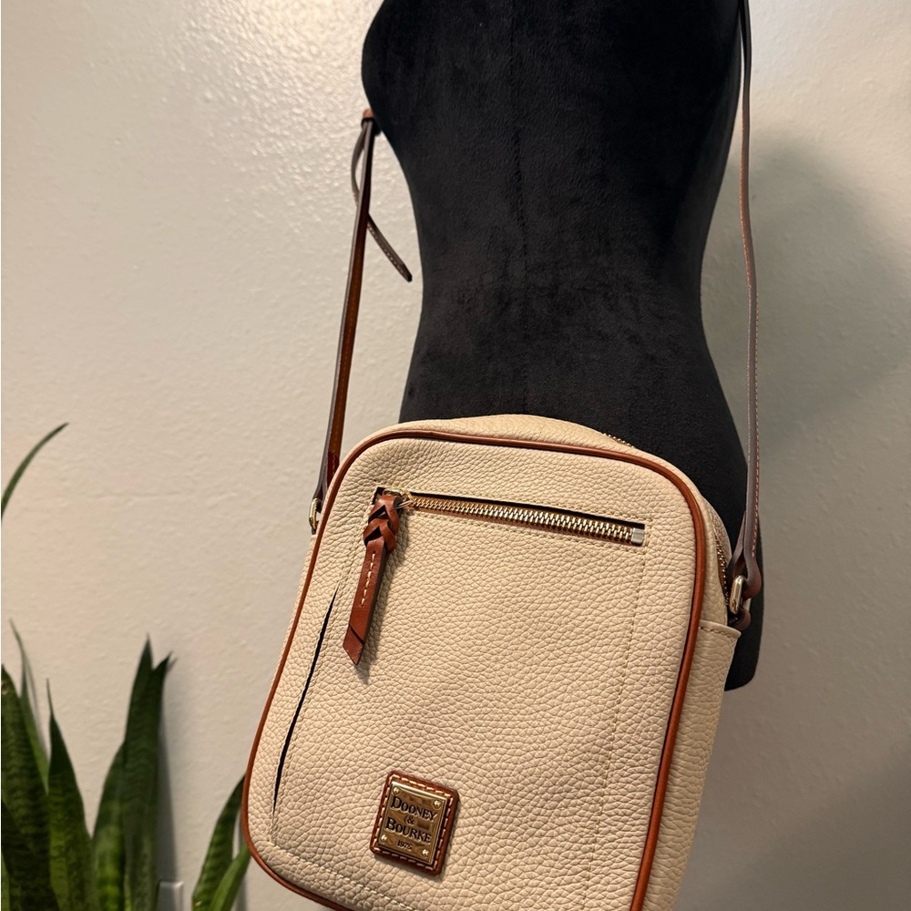 Dooney & Bourke Beige Crossbody Bag - Picture 4 of 10